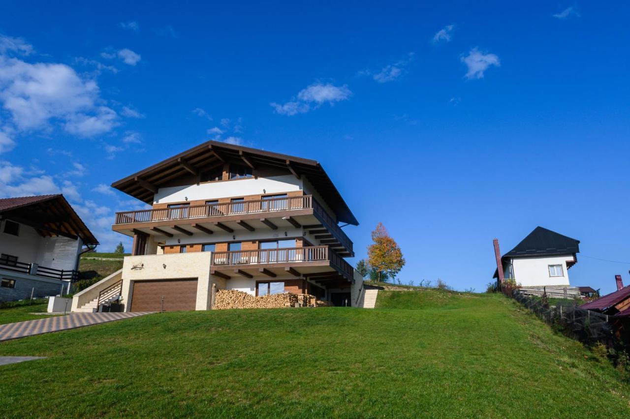 Chalet First Hill Gura Humorului Exterior photo